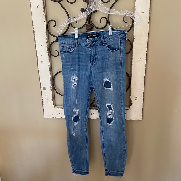 Vintage Rip and Repair Bullhead Jeans - Picture 5 of 8